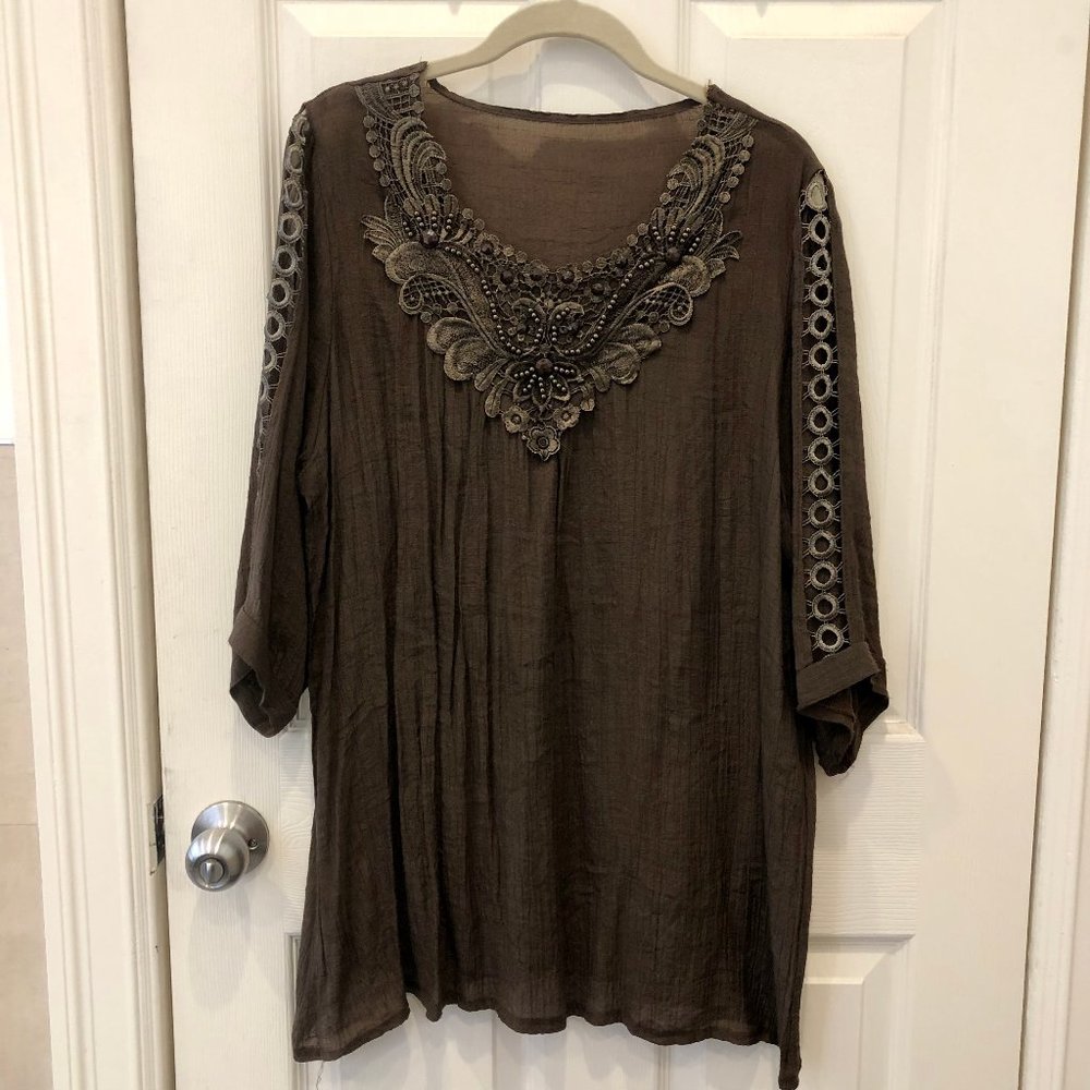 🛍️✨ 3 for $20 Closet Sale ✨🛍️ Brown Blouse NWOT
